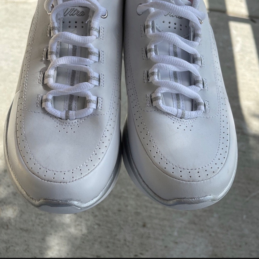 Shoe - Picture 5 of 5